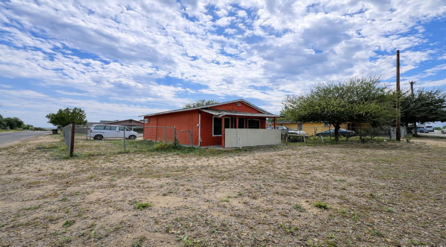 509 A Glenn St, Zapata, Texas 78076, 2 Rooms Rooms,1 BathroomBathrooms,Residential,For Sale,509 A Glenn St,20260235