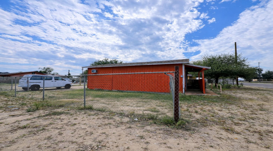 509 A Glenn St, Zapata, Texas 78076, 2 Rooms Rooms,1 BathroomBathrooms,Residential,For Sale,509 A Glenn St,20260235