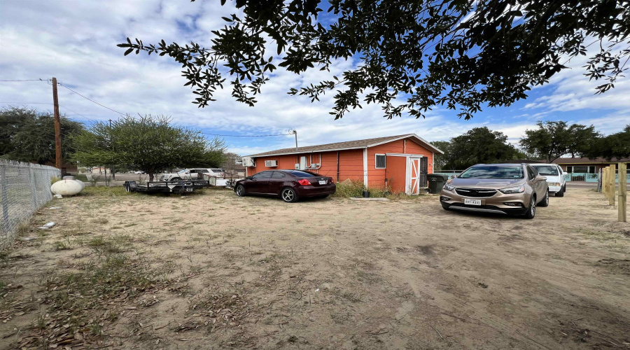 509 A Glenn St, Zapata, Texas 78076, 2 Rooms Rooms,1 BathroomBathrooms,Residential,For Sale,509 A Glenn St,20260235