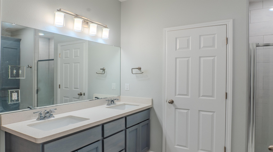 3215 Charolais Dr., Laredo, Texas 78046, 3 Bedrooms Bedrooms, 5 Rooms Rooms,2 BathroomsBathrooms,Residential,For Sale,3215 Charolais Dr.,20260238