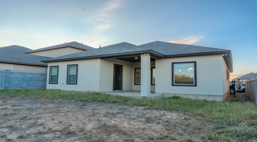 3215 Charolais Dr., Laredo, Texas 78046, 3 Bedrooms Bedrooms, 5 Rooms Rooms,2 BathroomsBathrooms,Residential,For Sale,3215 Charolais Dr.,20260238