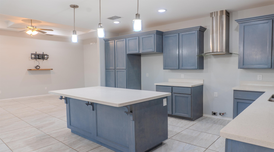 3215 Charolais Dr., Laredo, Texas 78046, 3 Bedrooms Bedrooms, 5 Rooms Rooms,2 BathroomsBathrooms,Residential,For Sale,3215 Charolais Dr.,20260238