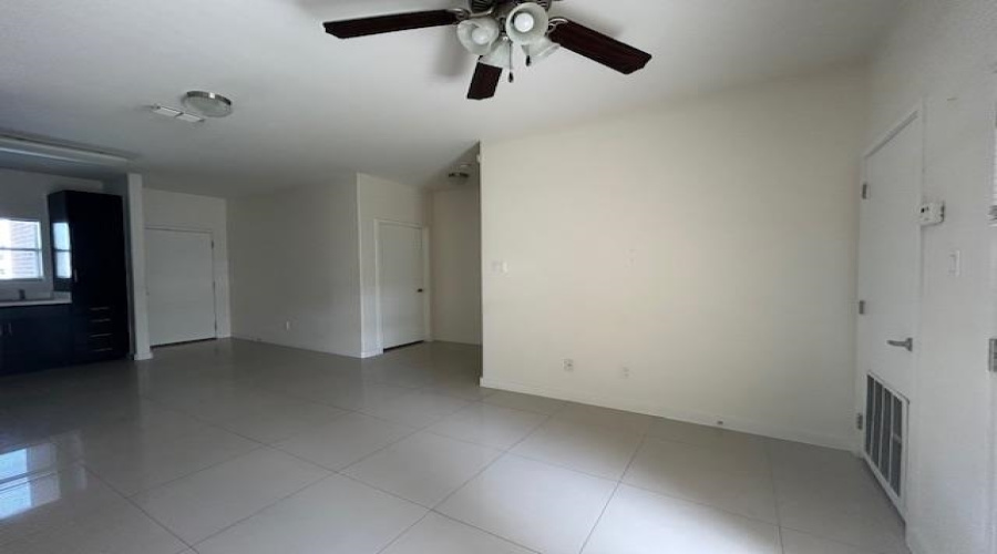 501 Shiloh Dr, LAREDO, Texas 78045, 1 Bedroom Bedrooms, 3 Rooms Rooms,1 BathroomBathrooms,Residential,For Rent,501 Shiloh Dr,20260246