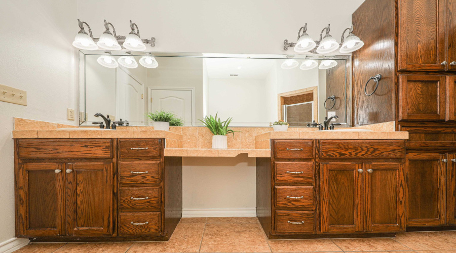 3118 Dos Reales Lp, LAREDO, Texas 78045, 4 Bedrooms Bedrooms, 9 Rooms Rooms,3 BathroomsBathrooms,Residential,For Sale,3118 Dos Reales Lp,20260247