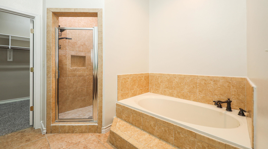 3118 Dos Reales Lp, LAREDO, Texas 78045, 4 Bedrooms Bedrooms, 9 Rooms Rooms,3 BathroomsBathrooms,Residential,For Sale,3118 Dos Reales Lp,20260247