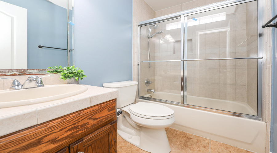 3118 Dos Reales Lp, LAREDO, Texas 78045, 4 Bedrooms Bedrooms, 9 Rooms Rooms,3 BathroomsBathrooms,Residential,For Sale,3118 Dos Reales Lp,20260247