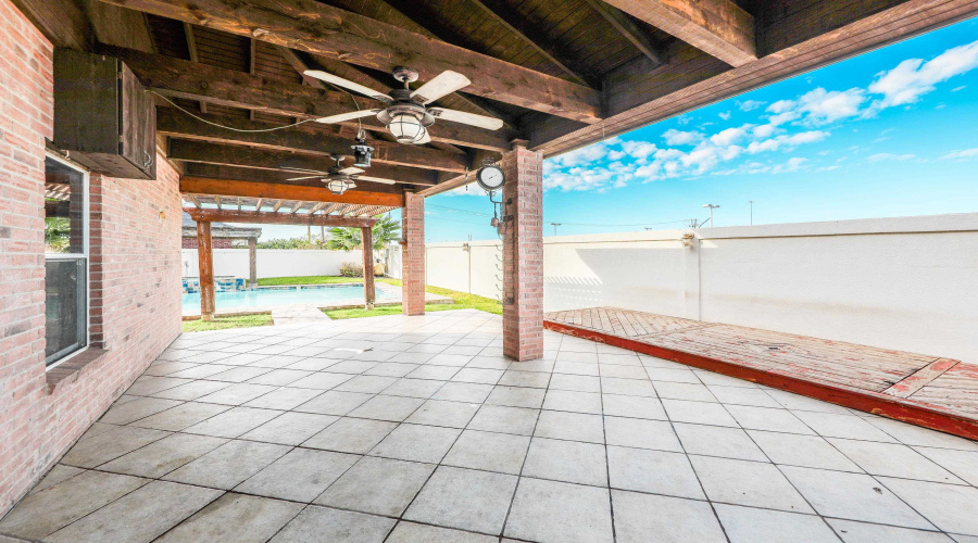 3118 Dos Reales Lp, LAREDO, Texas 78045, 4 Bedrooms Bedrooms, 9 Rooms Rooms,3 BathroomsBathrooms,Residential,For Sale,3118 Dos Reales Lp,20260247