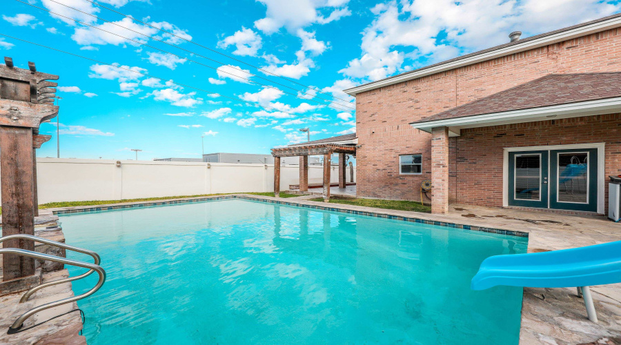 3118 Dos Reales Lp, LAREDO, Texas 78045, 4 Bedrooms Bedrooms, 9 Rooms Rooms,3 BathroomsBathrooms,Residential,For Sale,3118 Dos Reales Lp,20260247