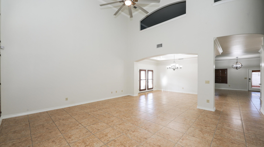 3118 Dos Reales Lp, LAREDO, Texas 78045, 4 Bedrooms Bedrooms, 9 Rooms Rooms,3 BathroomsBathrooms,Residential,For Sale,3118 Dos Reales Lp,20260247