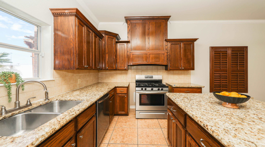 3118 Dos Reales Lp, LAREDO, Texas 78045, 4 Bedrooms Bedrooms, 9 Rooms Rooms,3 BathroomsBathrooms,Residential,For Sale,3118 Dos Reales Lp,20260247