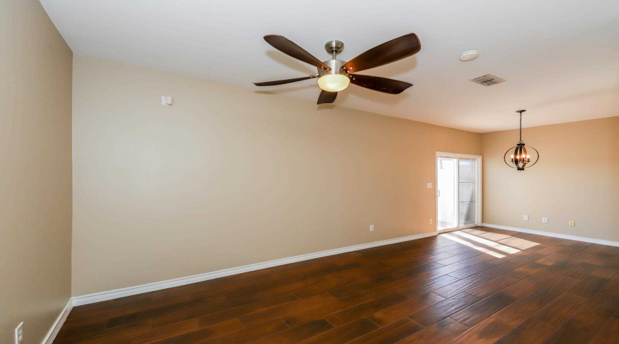 2445 Monarch Dr, Laredo, Texas 78045, 3 Bedrooms Bedrooms, 8 Rooms Rooms,2 BathroomsBathrooms,Residential,For Rent,2445 Monarch Dr,20260248