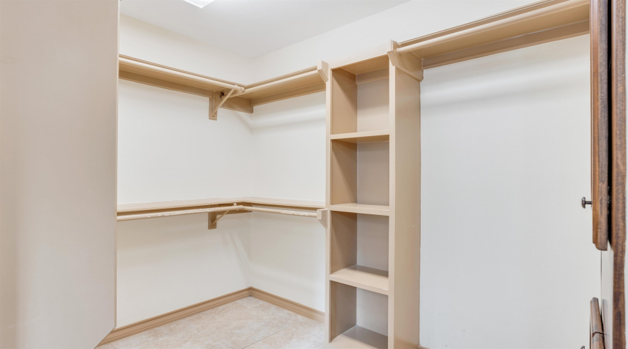 2716 Purdy Court, Laredo, Texas 78046, 3 Bedrooms Bedrooms, 6 Rooms Rooms,2 BathroomsBathrooms,Residential,For Sale,2716 Purdy Court,20260249