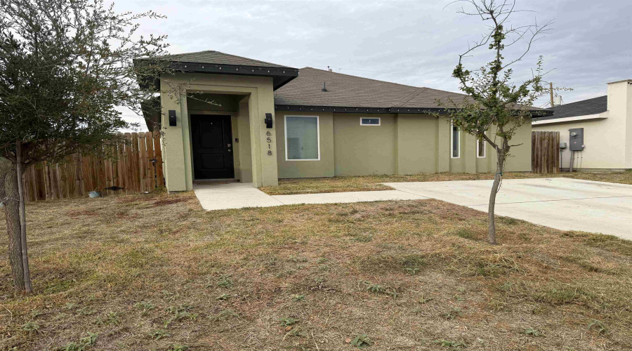 6518 Adenia Loop, Laredo, Texas 78043, 3 Bedrooms Bedrooms, 5 Rooms Rooms,2 BathroomsBathrooms,Residential,For Sale,6518 Adenia Loop,20260251