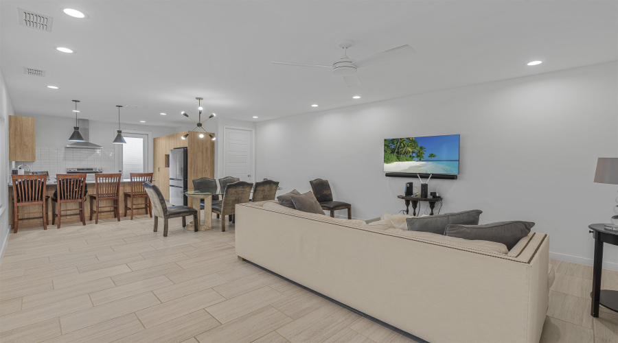 409 Deer Path Loop, Laredo, Texas 78045-2236, 4 Bedrooms Bedrooms, 7 Rooms Rooms,2 BathroomsBathrooms,Residential,For Rent,409 Deer Path Loop,20260253