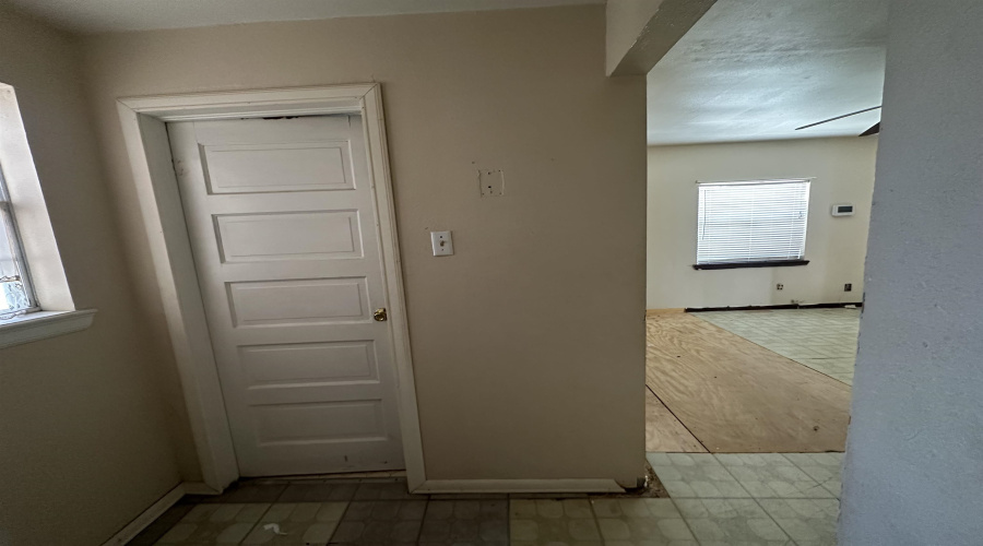 606 E North Ave, HEBBRONVILLE, Texas 78361-0000, 4 Bedrooms Bedrooms, 6 Rooms Rooms,2 BathroomsBathrooms,Residential,For Sale,606 E North Ave,20260254