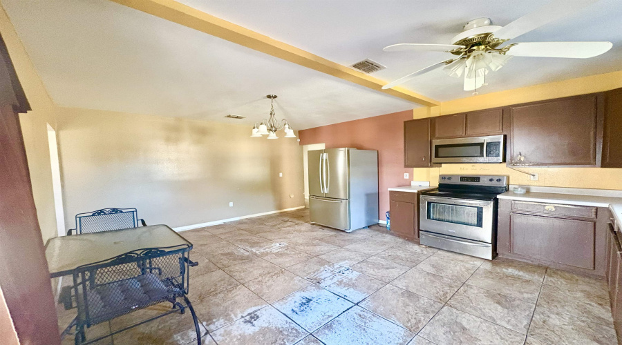 606 E North Ave, HEBBRONVILLE, Texas 78361-0000, 4 Bedrooms Bedrooms, 6 Rooms Rooms,2 BathroomsBathrooms,Residential,For Sale,606 E North Ave,20260254