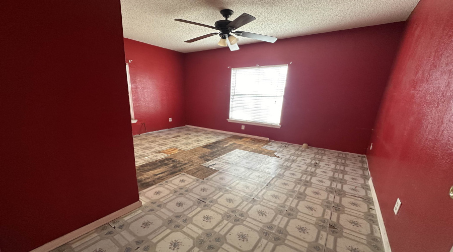 606 E North Ave, HEBBRONVILLE, Texas 78361-0000, 4 Bedrooms Bedrooms, 6 Rooms Rooms,2 BathroomsBathrooms,Residential,For Sale,606 E North Ave,20260254