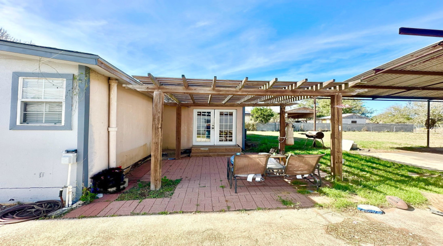 606 E North Ave, HEBBRONVILLE, Texas 78361-0000, 4 Bedrooms Bedrooms, 6 Rooms Rooms,2 BathroomsBathrooms,Residential,For Sale,606 E North Ave,20260254