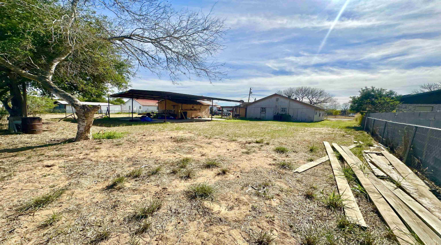 606 E North Ave, HEBBRONVILLE, Texas 78361-0000, 4 Bedrooms Bedrooms, 6 Rooms Rooms,2 BathroomsBathrooms,Residential,For Sale,606 E North Ave,20260254
