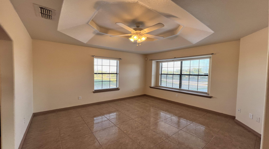 125 Cardinal St., Zapata, Texas 78076, 2 Bedrooms Bedrooms, 4 Rooms Rooms,2 BathroomsBathrooms,Residential,For Sale,125 Cardinal St.,20260255