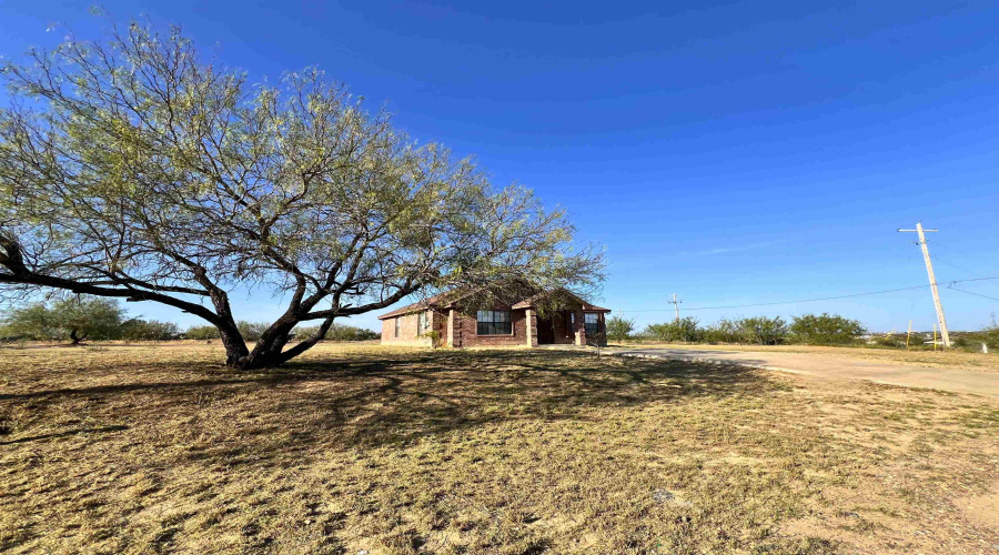 125 Cardinal St., Zapata, Texas 78076, 2 Bedrooms Bedrooms, 4 Rooms Rooms,2 BathroomsBathrooms,Residential,For Sale,125 Cardinal St.,20260255