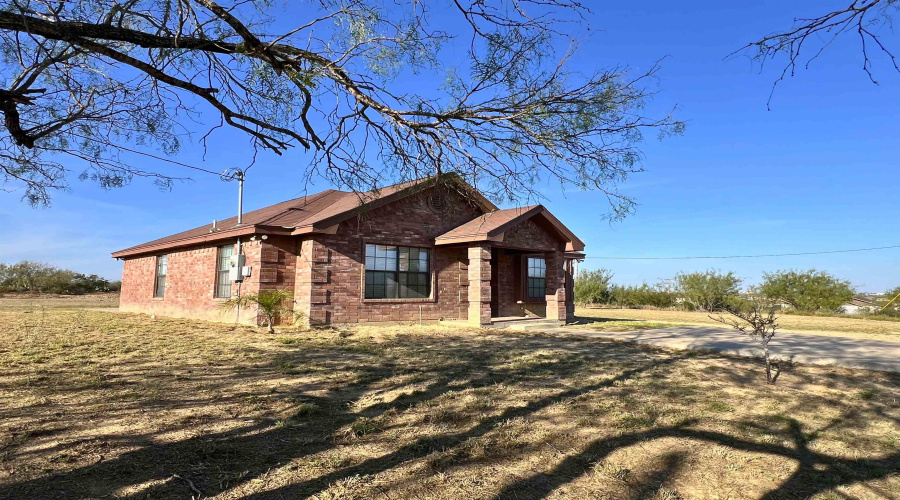 125 Cardinal St., Zapata, Texas 78076, 2 Bedrooms Bedrooms, 4 Rooms Rooms,2 BathroomsBathrooms,Residential,For Sale,125 Cardinal St.,20260255
