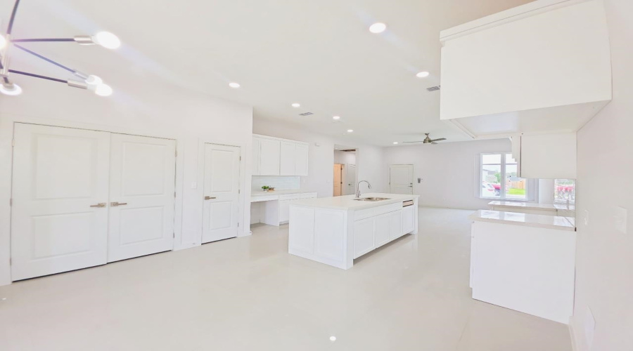 2315 Durazno Ct., Laredo, Texas 78046, 3 Bedrooms Bedrooms, 5 Rooms Rooms,2 BathroomsBathrooms,Residential,For Sale,2315 Durazno Ct.,20260259