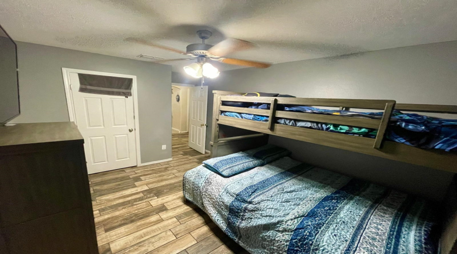 2038 Port Miami St, LAREDO, Texas 78045-0000, 3 Bedrooms Bedrooms, 4 Rooms Rooms,2 BathroomsBathrooms,Residential,For Sale,2038 Port Miami St,20260260