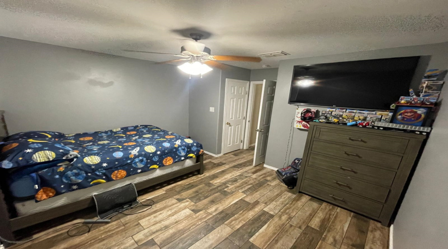 2038 Port Miami St, LAREDO, Texas 78045-0000, 3 Bedrooms Bedrooms, 4 Rooms Rooms,2 BathroomsBathrooms,Residential,For Sale,2038 Port Miami St,20260260