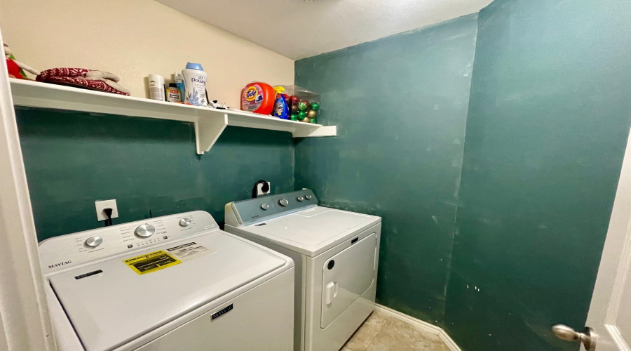 2038 Port Miami St, LAREDO, Texas 78045-0000, 3 Bedrooms Bedrooms, 4 Rooms Rooms,2 BathroomsBathrooms,Residential,For Sale,2038 Port Miami St,20260260