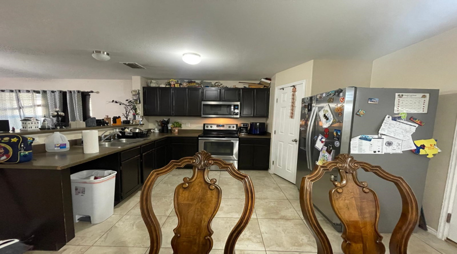 2038 Port Miami St, LAREDO, Texas 78045-0000, 3 Bedrooms Bedrooms, 4 Rooms Rooms,2 BathroomsBathrooms,Residential,For Sale,2038 Port Miami St,20260260