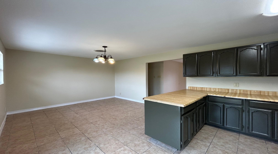 1006 Laurel Dr, Laredo, Texas 78045, 4 Bedrooms Bedrooms, 5 Rooms Rooms,2 BathroomsBathrooms,Residential,For Rent,1006 Laurel Dr,20260261