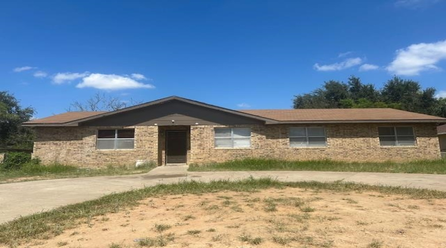 1006 Laurel Dr, Laredo, Texas 78045, 4 Bedrooms Bedrooms, 5 Rooms Rooms,2 BathroomsBathrooms,Residential,For Rent,1006 Laurel Dr,20260261
