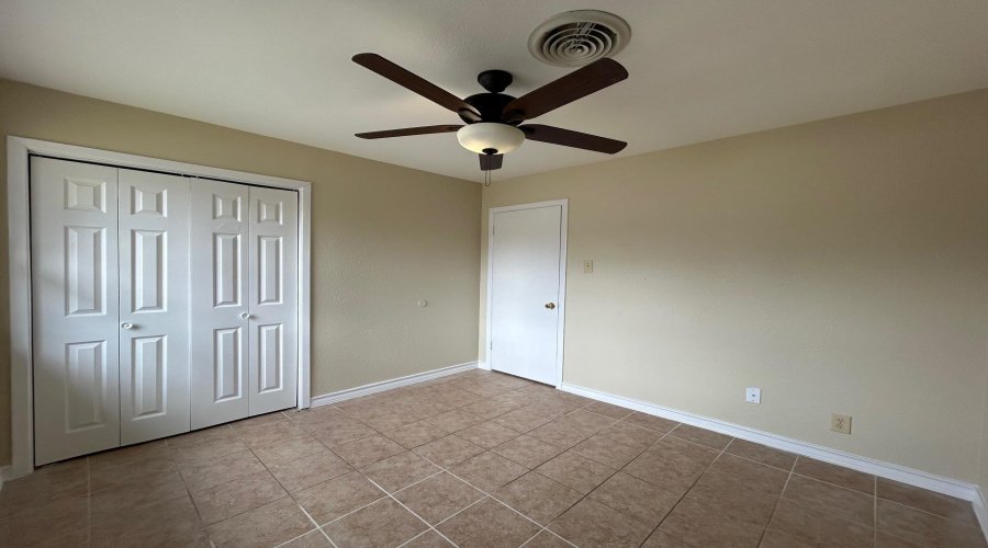 1006 Laurel Dr, Laredo, Texas 78045, 4 Bedrooms Bedrooms, 5 Rooms Rooms,2 BathroomsBathrooms,Residential,For Rent,1006 Laurel Dr,20260261