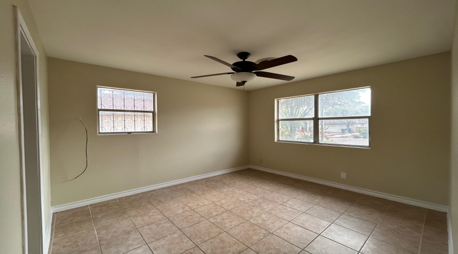 1006 Laurel Dr, Laredo, Texas 78045, 4 Bedrooms Bedrooms, 5 Rooms Rooms,2 BathroomsBathrooms,Residential,For Rent,1006 Laurel Dr,20260261