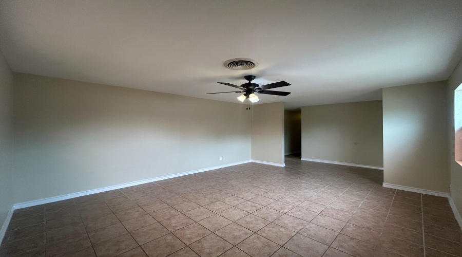 1006 Laurel Dr, Laredo, Texas 78045, 4 Bedrooms Bedrooms, 5 Rooms Rooms,2 BathroomsBathrooms,Residential,For Rent,1006 Laurel Dr,20260261