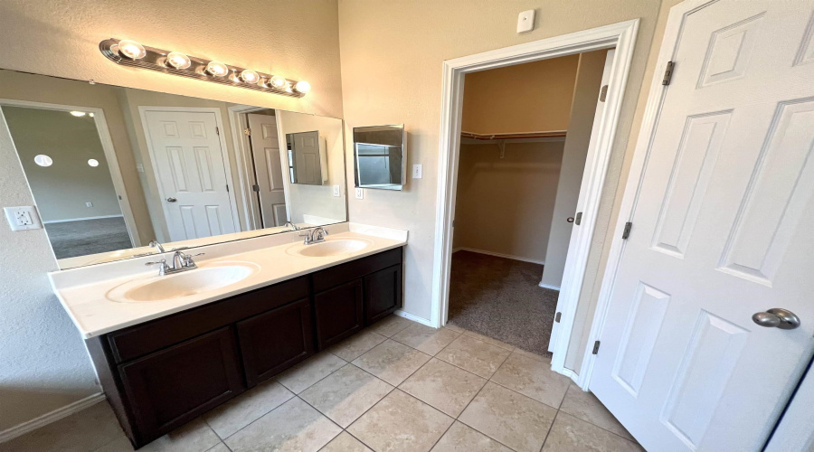 326 Sabal Loop, LAREDO, Texas 78045, 3 Bedrooms Bedrooms, 7 Rooms Rooms,2 BathroomsBathrooms,Residential,For Rent,326 Sabal Loop,20260262