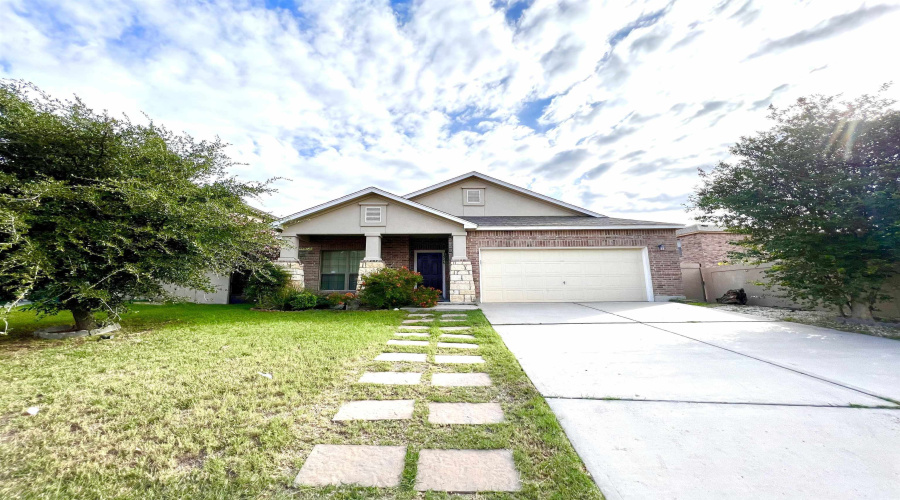 326 Sabal Loop, LAREDO, Texas 78045, 3 Bedrooms Bedrooms, 7 Rooms Rooms,2 BathroomsBathrooms,Residential,For Rent,326 Sabal Loop,20260262