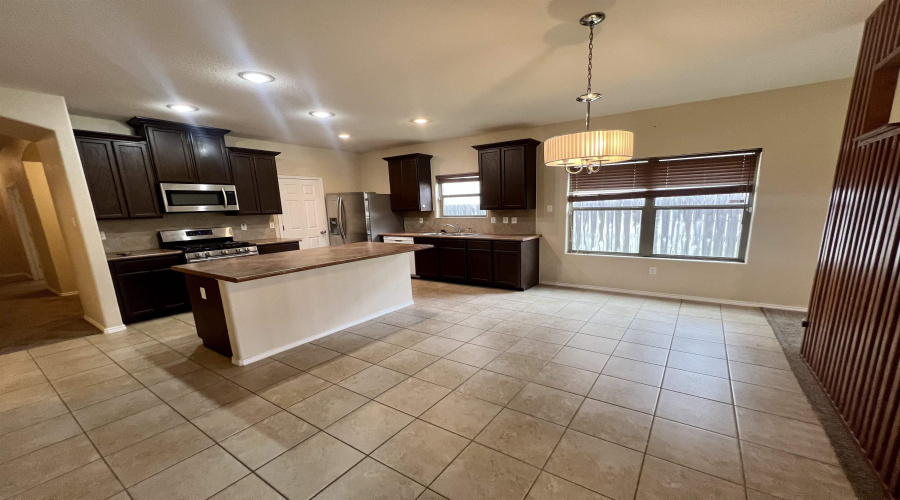 326 Sabal Loop, LAREDO, Texas 78045, 3 Bedrooms Bedrooms, 7 Rooms Rooms,2 BathroomsBathrooms,Residential,For Rent,326 Sabal Loop,20260262