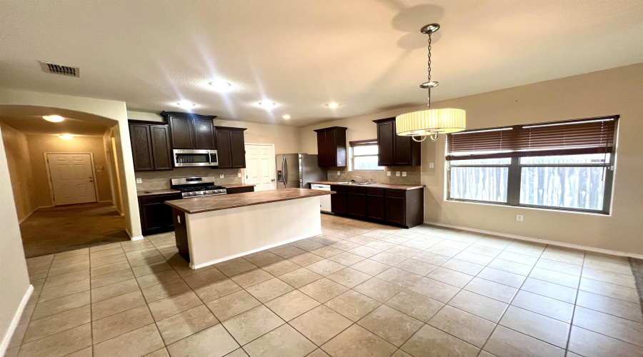 326 Sabal Loop, LAREDO, Texas 78045, 3 Bedrooms Bedrooms, 7 Rooms Rooms,2 BathroomsBathrooms,Residential,For Rent,326 Sabal Loop,20260262