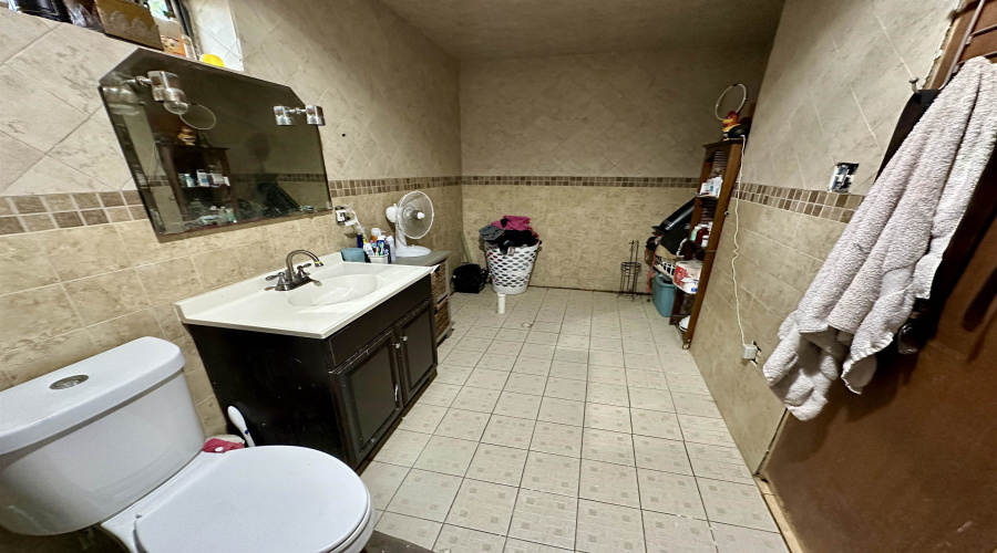 5310 Salamanca Dr, Laredo, Texas 78046, 4 Bedrooms Bedrooms, 7 Rooms Rooms,2 BathroomsBathrooms,Residential,For Sale,5310 Salamanca Dr,20253333