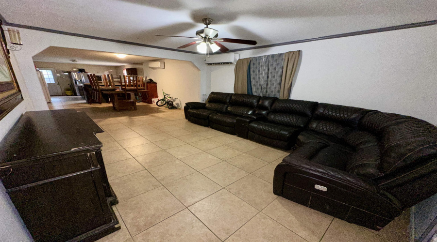 5310 Salamanca Dr, Laredo, Texas 78046, 4 Bedrooms Bedrooms, 7 Rooms Rooms,2 BathroomsBathrooms,Residential,For Sale,5310 Salamanca Dr,20253333