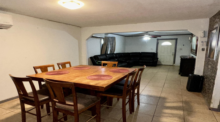 5310 Salamanca Dr, Laredo, Texas 78046, 4 Bedrooms Bedrooms, 7 Rooms Rooms,2 BathroomsBathrooms,Residential,For Sale,5310 Salamanca Dr,20253333