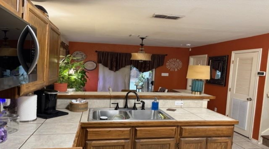 2202 Dorado Dr, Laredo, Texas 78046, 4 Bedrooms Bedrooms, 7 Rooms Rooms,2 BathroomsBathrooms,Residential,For Sale,2202 Dorado Dr,20260267