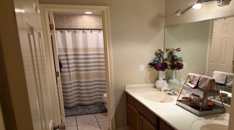 2202 Dorado Dr, Laredo, Texas 78046, 4 Bedrooms Bedrooms, 7 Rooms Rooms,2 BathroomsBathrooms,Residential,For Sale,2202 Dorado Dr,20260267