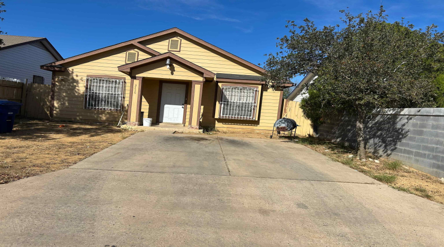 3116 Amazon Ct, Laredo, Texas 78046, 3 Bedrooms Bedrooms, 5 Rooms Rooms,2 BathroomsBathrooms,Residential,For Sale,3116 Amazon Ct,20260268