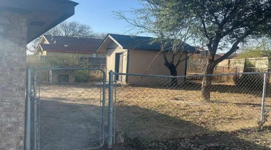 1239 Glen Haven Dr., eagle pass, Texas 78852, 3 Bedrooms Bedrooms, 3 Rooms Rooms,2 BathroomsBathrooms,Residential,For Sale,1239 Glen Haven Dr.,20260269