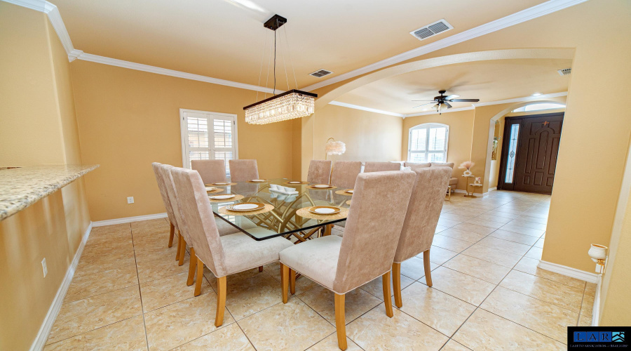 401 Sabal Loop, Laredo, Texas 78045, 6 Bedrooms Bedrooms, 8 Rooms Rooms,4 BathroomsBathrooms,Residential,For Sale,401 Sabal Loop,20260271