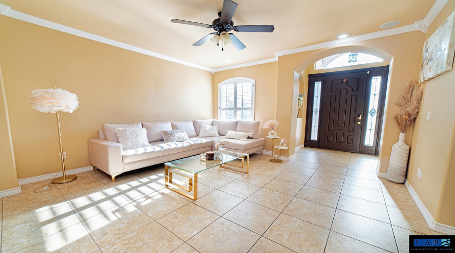 401 Sabal Loop, Laredo, Texas 78045, 6 Bedrooms Bedrooms, 8 Rooms Rooms,4 BathroomsBathrooms,Residential,For Sale,401 Sabal Loop,20260271