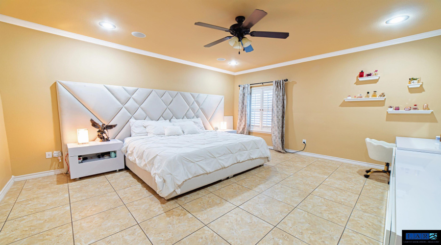 401 Sabal Loop, Laredo, Texas 78045, 6 Bedrooms Bedrooms, 8 Rooms Rooms,4 BathroomsBathrooms,Residential,For Sale,401 Sabal Loop,20260271